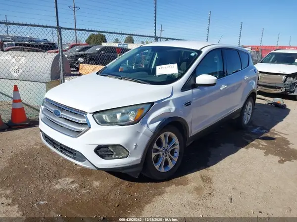 1FMCU9GD0HUB90221 2017 FORD ESCAPE - Image 2