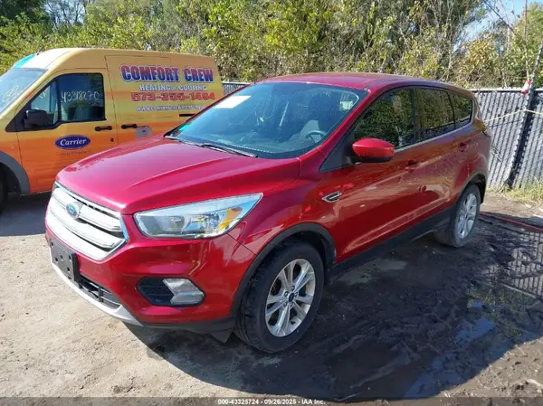 1FMCU9GD0HUC10757 2017 FORD ESCAPE - Image 2