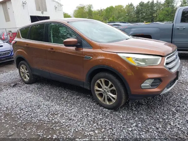 1FMCU9GD0HUC58422 2017 FORD ESCAPE - Image 1