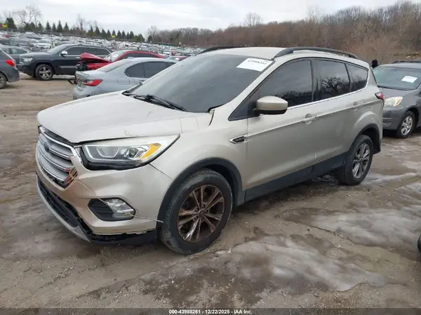 1FMCU9GD0HUC77021 2017 FORD ESCAPE - Image 2