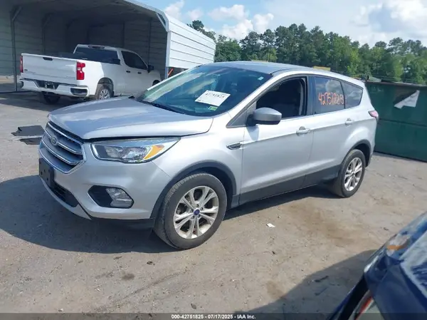 1FMCU9GD0HUD01589 2017 FORD ESCAPE - Image 2