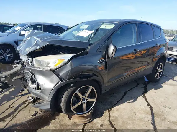1FMCU9GD0HUD02810 2017 FORD ESCAPE - Image 2
