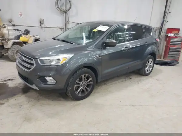 1FMCU9GD0HUD06405 2017 FORD ESCAPE - Image 2