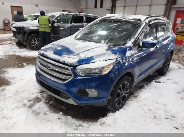 1FMCU9GD0HUD61453 2017 FORD ESCAPE - Image 2