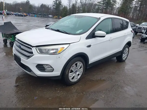 1FMCU9GD0HUD77958 2017 FORD ESCAPE - Image 2
