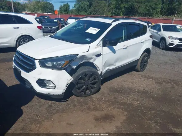 1FMCU9GD0HUD80956 2017 FORD ESCAPE - Image 2