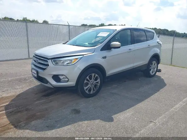 1FMCU9GD0HUF00352 2017 FORD ESCAPE - Image 2