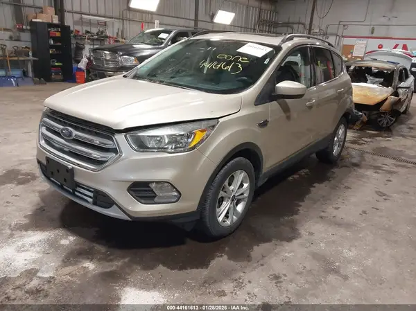 1FMCU9GD0JUA32242 2018 FORD ESCAPE - Image 2