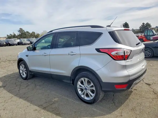 1FMCU9GD0JUA43998 2018 FORD ESCAPE - Image 2