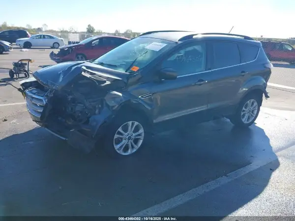 1FMCU9GD0JUA52328 2018 FORD ESCAPE - Image 2