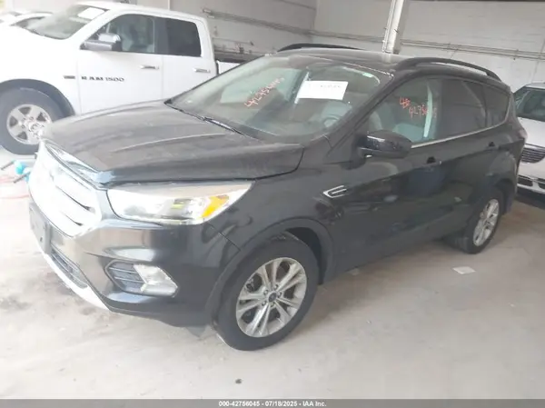 1FMCU9GD0JUA64379 2018 FORD ESCAPE - Image 2