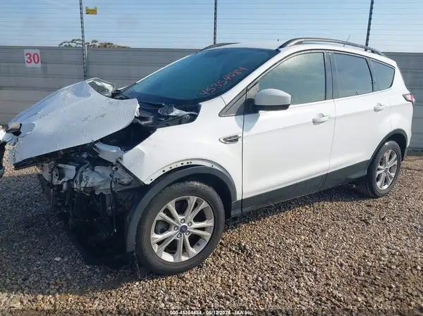 1FMCU9GD0JUA69050 2018 FORD ESCAPE - Image 2