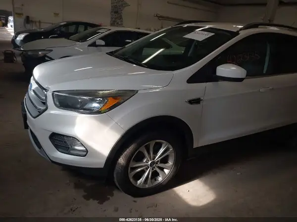 1FMCU9GD0JUA71655 2018 FORD ESCAPE - Image 2