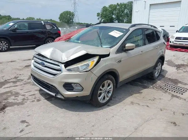 1FMCU9GD0JUB23365 2018 FORD ESCAPE - Image 2