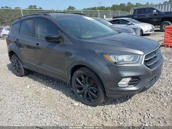 1FMCU9GD0JUB79810 2018 FORD ESCAPE - Image 1