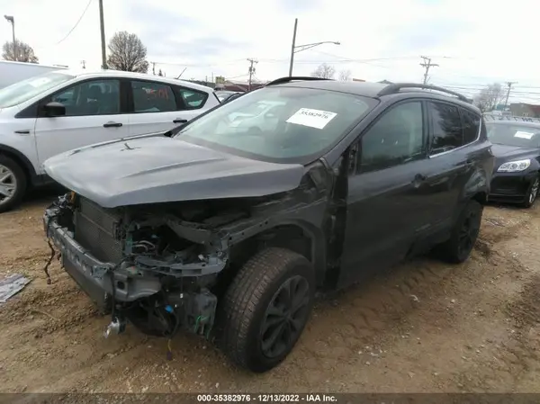 1FMCU9GD0JUC47538 2018 FORD ESCAPE - Image 2