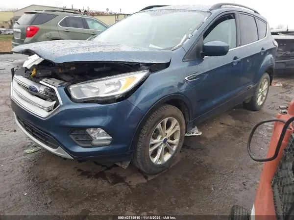1FMCU9GD0JUC47605 2018 FORD ESCAPE - Image 2