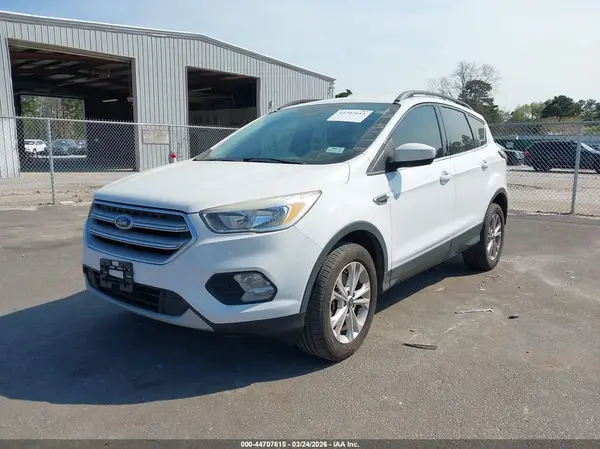 1FMCU9GD0JUC50021 2018 FORD ESCAPE - Image 2