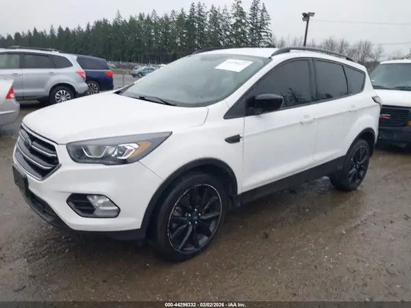 1FMCU9GD0JUC59818 2018 FORD ESCAPE - Image 2