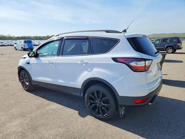 1FMCU9GD0JUC72696 2018 FORD ESCAPE - Image 2