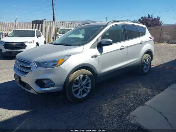 1FMCU9GD0JUD08693 2018 FORD ESCAPE - Image 2