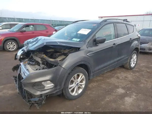 1FMCU9GD0JUD16700 2018 FORD ESCAPE - Image 2