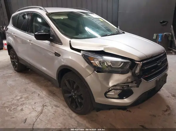 1FMCU9GD0JUD33111 2018 FORD ESCAPE - Image 1