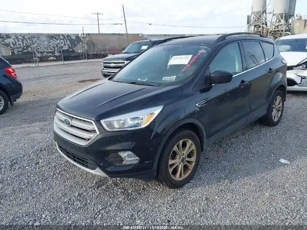 1FMCU9GD0JUD33982 2018 FORD ESCAPE - Image 2