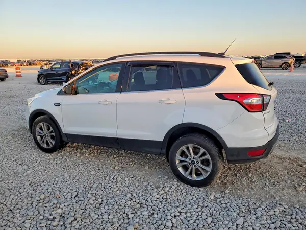 1FMCU9GD0JUD34744 2018 FORD ESCAPE - Image 2