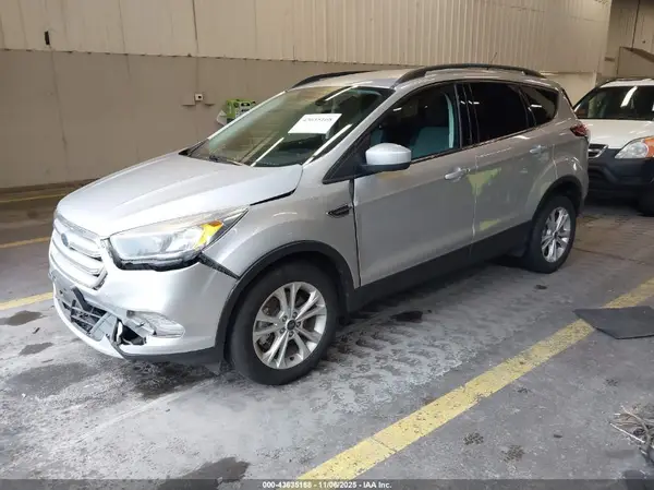 1FMCU9GD0JUD39216 2018 FORD ESCAPE - Image 2
