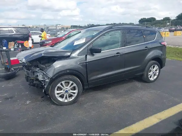 1FMCU9GD0JUD40012 2018 FORD ESCAPE - Image 2