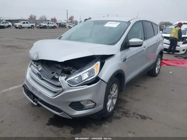 1FMCU9GD0KUA79997 2019 FORD ESCAPE - Image 2