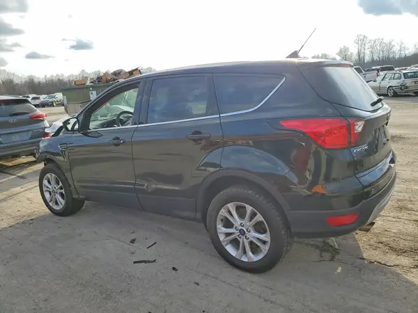 1FMCU9GD0KUB23206 2019 FORD ESCAPE - Image 2
