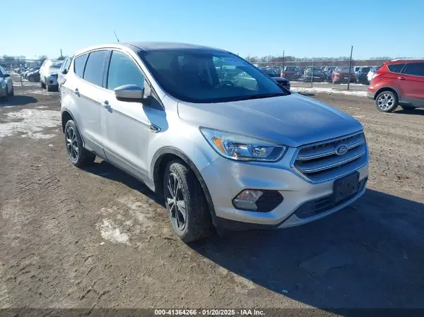 1FMCU9GD0KUB33363 2019 FORD ESCAPE - Image 1