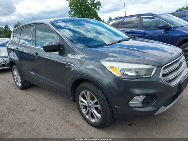 1FMCU9GD1HUB45675 2017 FORD ESCAPE - Image 1