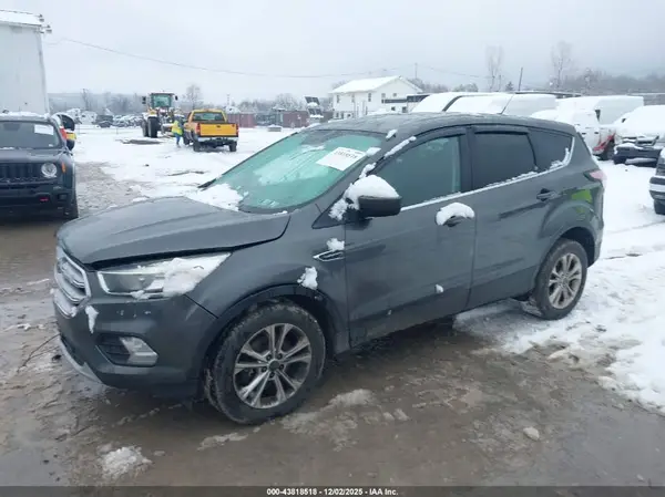 1FMCU9GD1HUC37711 2017 FORD ESCAPE - Image 2
