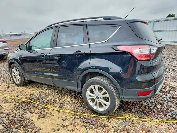 1FMCU9GD1HUD06154 2017 FORD ESCAPE - Image 2