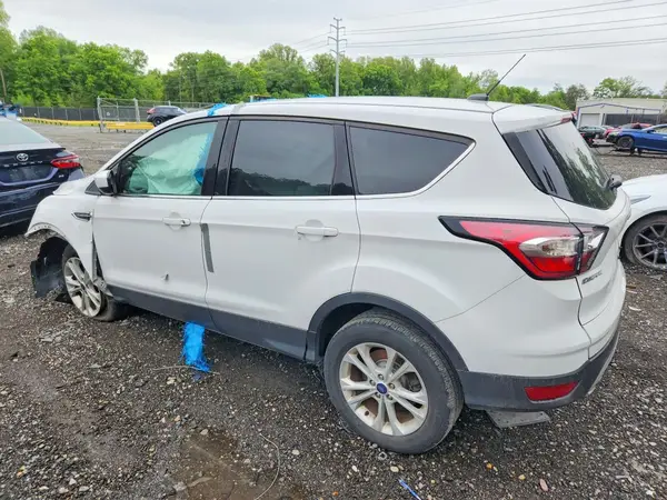 1FMCU9GD1HUE65708 2017 FORD ESCAPE - Image 2