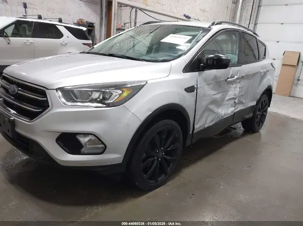 1FMCU9GD1HUE75302 2017 FORD ESCAPE - Image 2