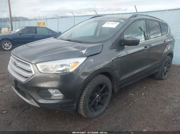 1FMCU9GD1JUA36316 2018 FORD ESCAPE - Image 2