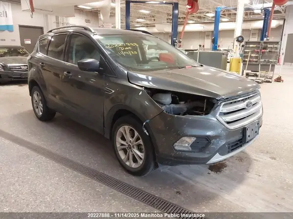 1FMCU9GD1JUA67596 2018 FORD ESCAPE - Image 1