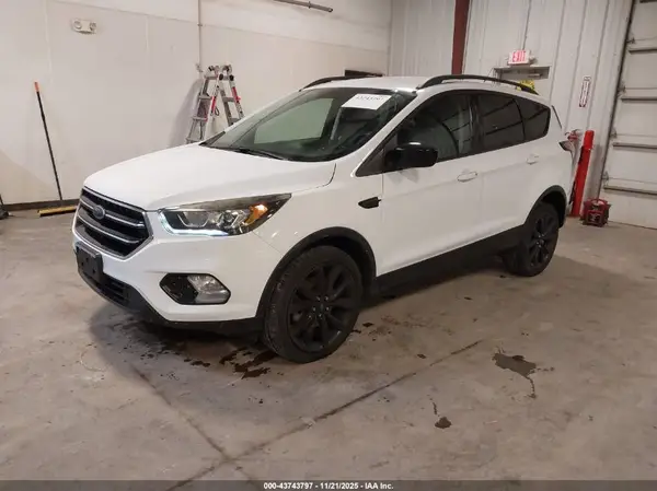 1FMCU9GD1JUA83538 2018 FORD ESCAPE - Image 2