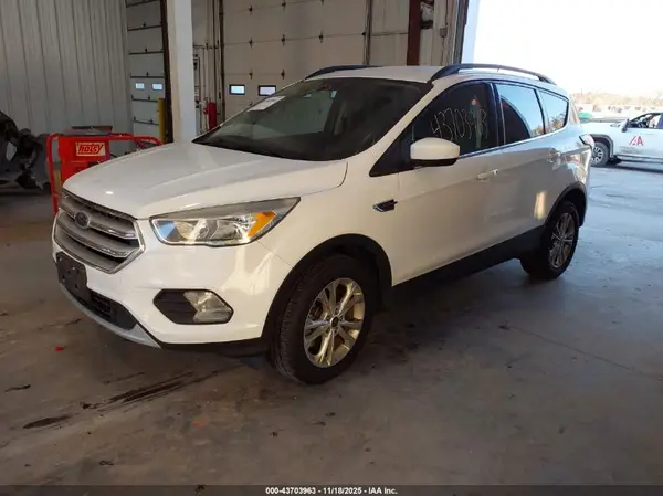 1FMCU9GD1JUA87198 2018 FORD ESCAPE - Image 2