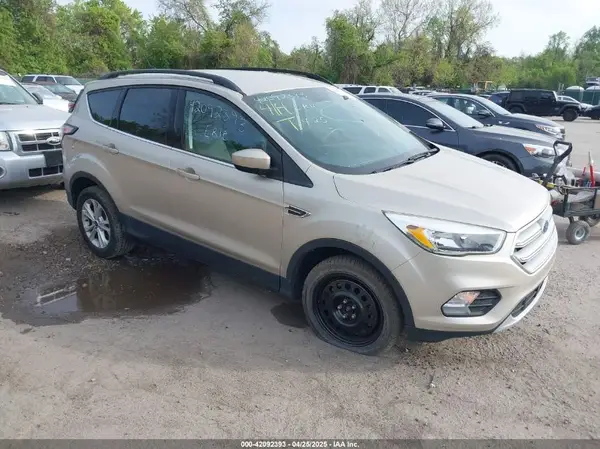 1FMCU9GD1JUB02119 2018 FORD ESCAPE - Image 1