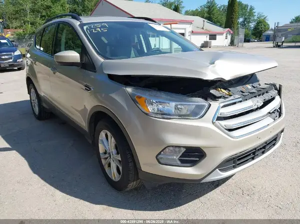 1FMCU9GD1JUB75619 2018 FORD ESCAPE - Image 1