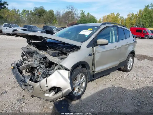 1FMCU9GD1JUB82215 2018 FORD ESCAPE - Image 2