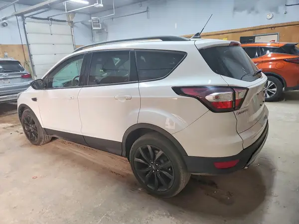 1FMCU9GD1JUC18677 2018 FORD ESCAPE - Image 2