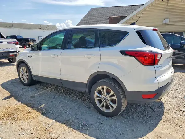 1FMCU9GD1KUA14656 2019 FORD ESCAPE - Image 2