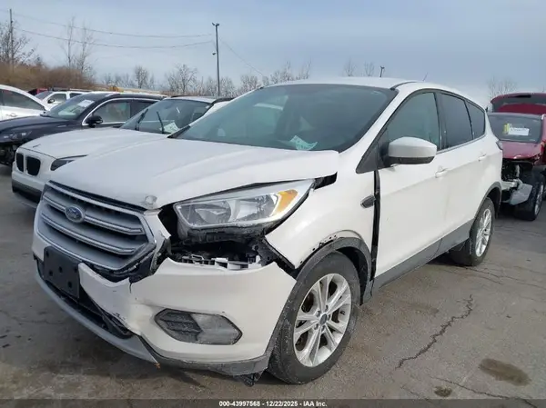 1FMCU9GD2HUB39920 2017 FORD ESCAPE - Image 2
