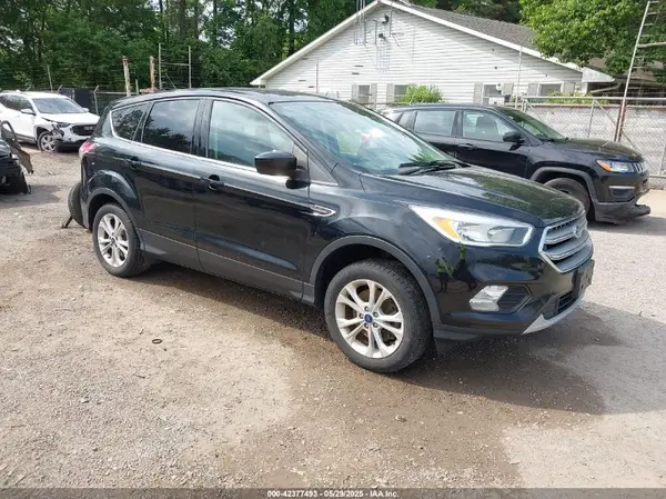 1FMCU9GD2HUB40131 2017 FORD ESCAPE - Image 1